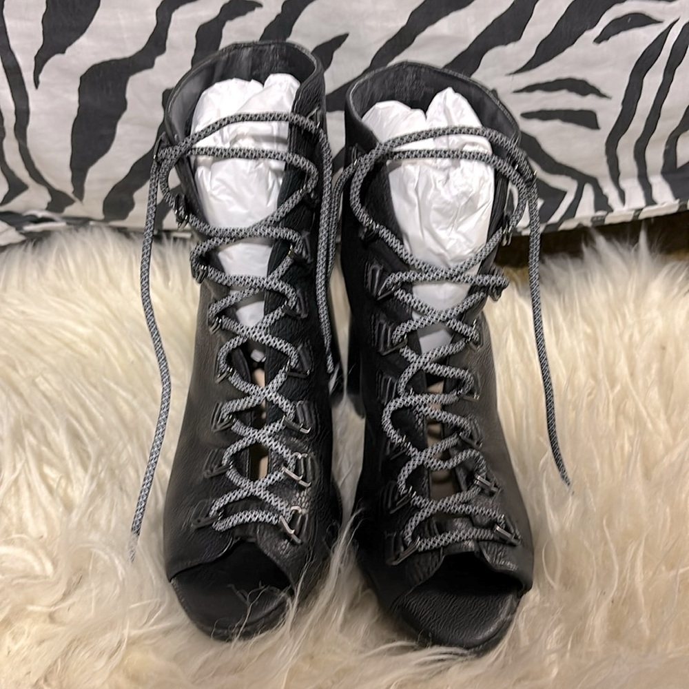 Gianni Bini Lace Up Booties Size 8M Black Leather High Heel Peep Toe Ankle Boots